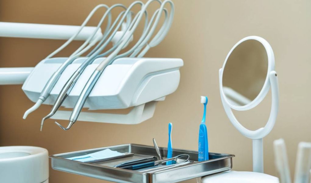 Top 10 des conseils pour maintenir une hygiène dentaire irréprochable en voyage